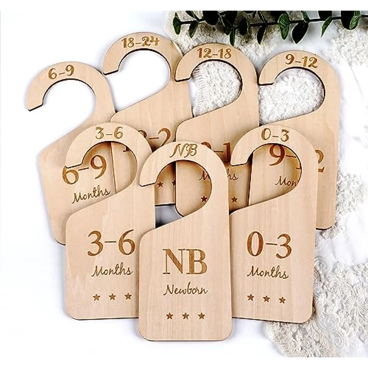 HOUÍSM Wooden Baby Closet Size Dividers 7Pack, Baby Clothes Organizers Home Nursery Decor, Thicken and Double Sided from Newborn to 24 Months, Hanging Closet Dividers for Newborn Baby Shower