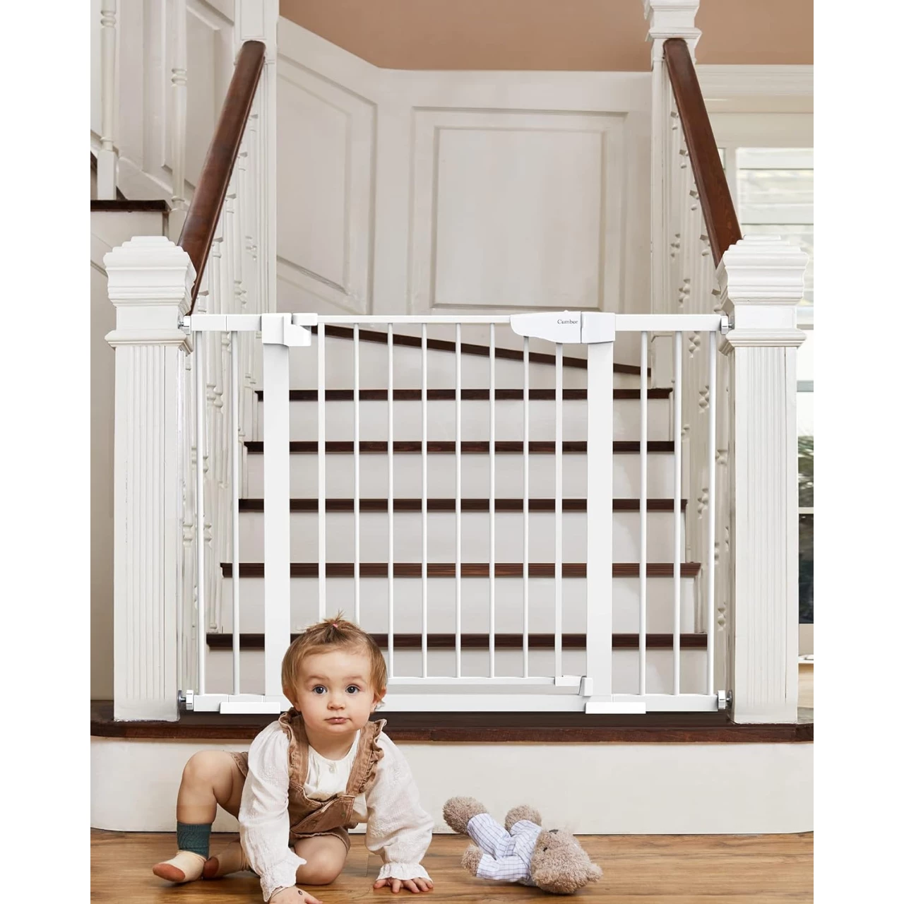 Mom&rsquo;s Choice Awards Winner-Cumbor 29.7-46&quot; Auto Close Baby Gate for Stairs, Easy Install Pressure/Hardware Mounted Dog Gates for The House Indoor, Easy Walk Thru Wide Safety Pet Gates for Dogs, White